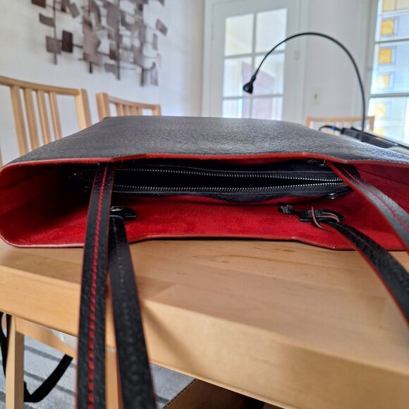 TUMI Black Leather Tote Purse Red Interior Shoulder Bag - Picture 5 of 7